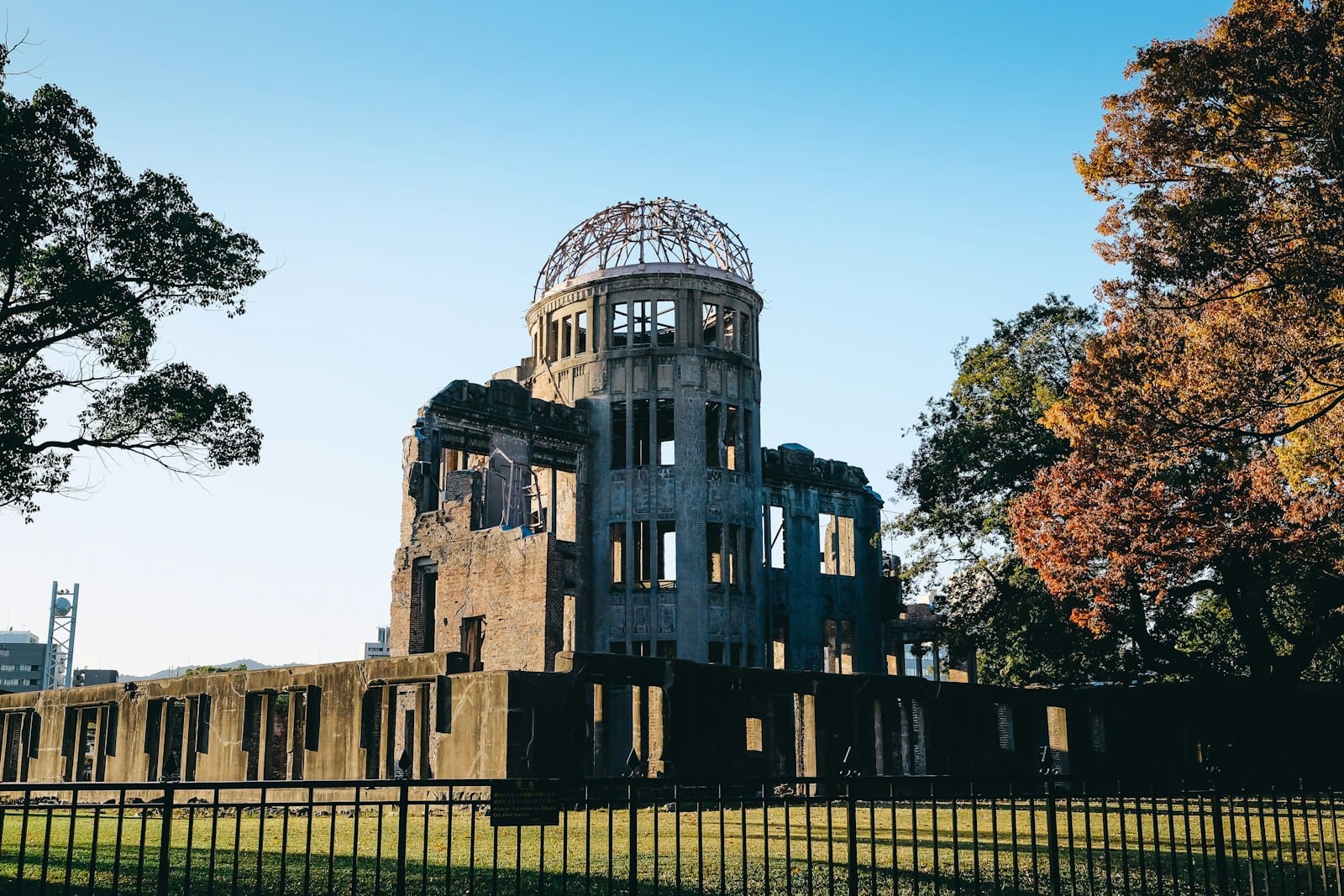Ruined building at Hiroshima Ground Zero. Image credit: Rap Dela Rea on Unsplash.